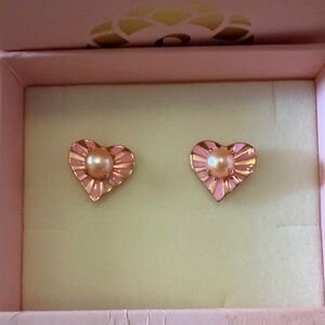 Heart-Shaped Pearl Earrings in Pink and Gold